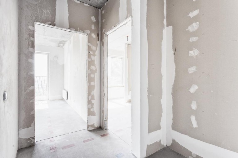 Pose de cloisons intérieures, guide complet pour réussir